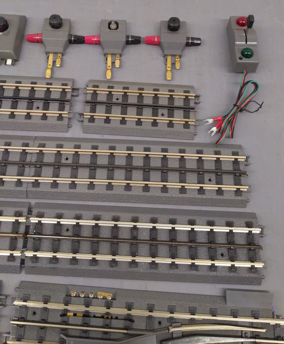 MTH O Gauge Assorted Straight, Curved, & Switches [32] VG