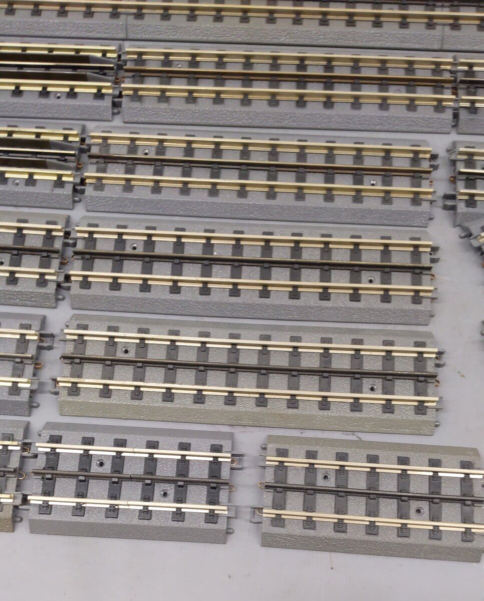 MTH O Gauge Assorted Straight, Curved, & Switches [32] VG