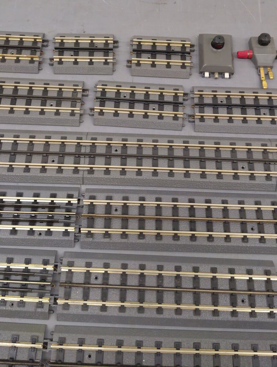 MTH O Gauge Assorted Straight, Curved, & Switches [32] VG