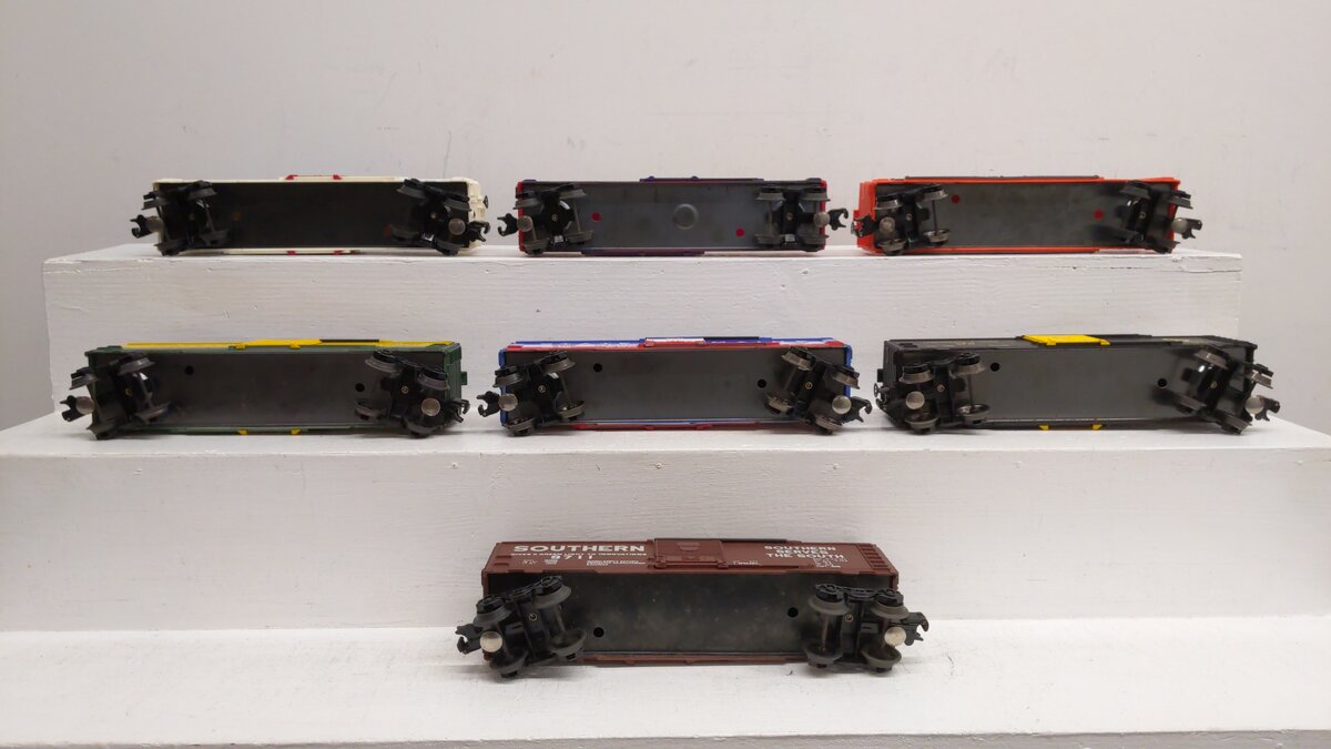 Lionel Assorted O Gauge MPC Boxcars [7] EX