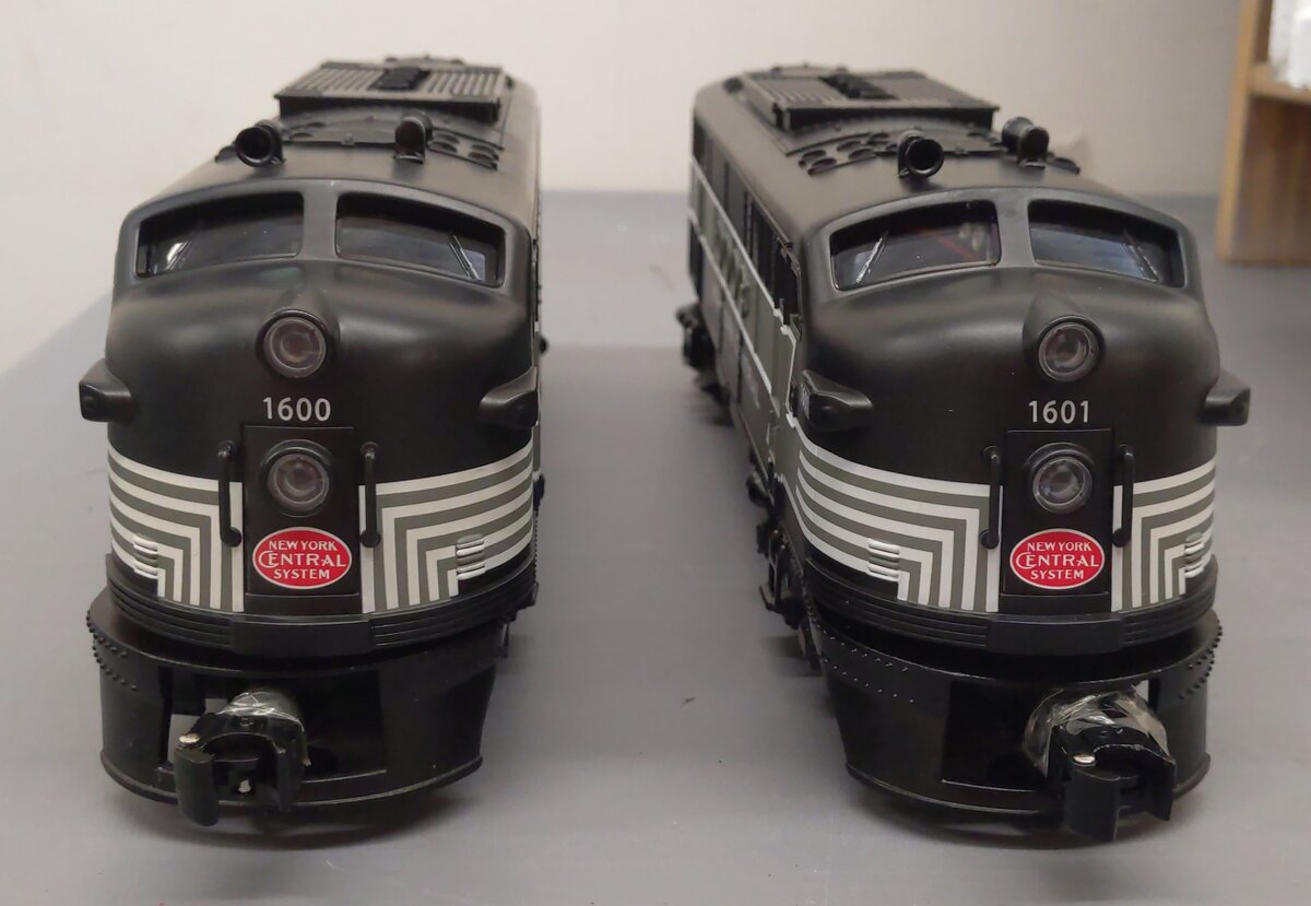 Lionel 6-18163 O New York Central FT AA Diesel Locomotive Set #1600/1601 EX/Box