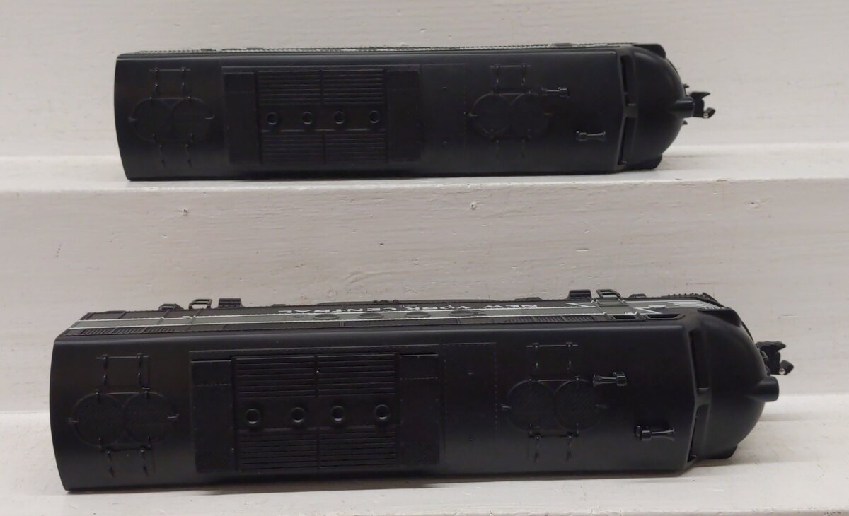 Lionel 6-18163 O New York Central FT AA Diesel Locomotive Set #1600/1601 EX/Box