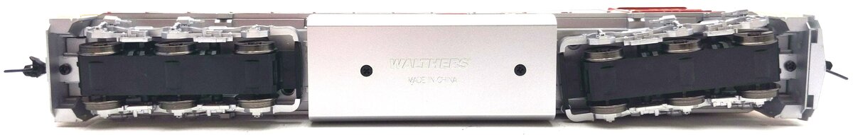 Walthers 910-11002 HO Santa Fe EMD SD75M Diesel Locomotive - Standard DC #222