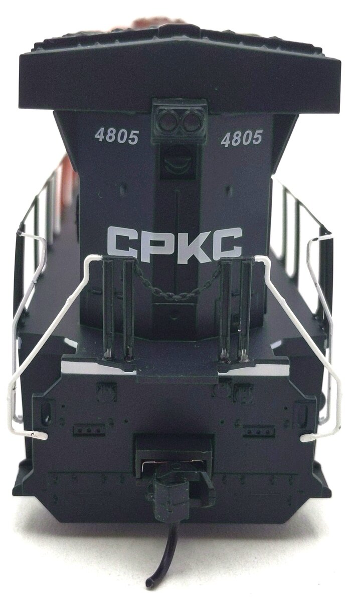 Walthers 910-10229 HO Scale CPKC GE ES44AC GEVO Diesel Locomotive #4805