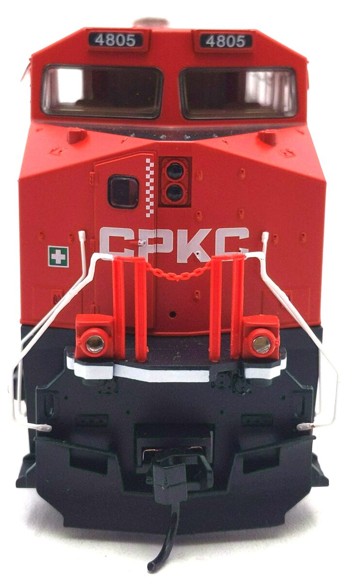 Walthers 910-10229 HO Scale CPKC GE ES44AC GEVO Diesel Locomotive #4805