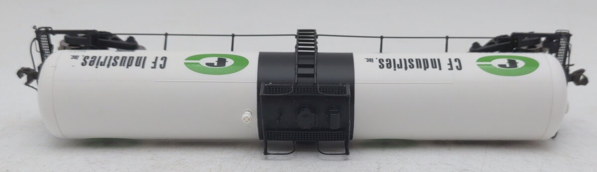 Atlas 20006964 HO CF Industries GATX 20,700 Gallon Non-Insulated Tank Car #25722