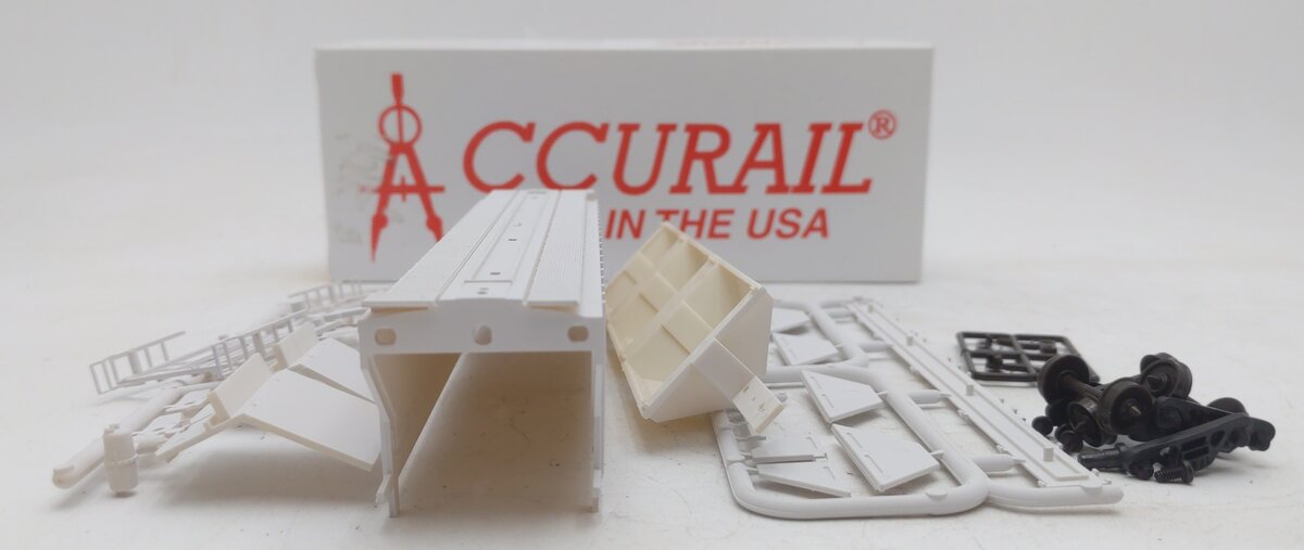Accurail 6507 HO Scale Soo Line PS-4750 3-Bay Covered Hopper Kit #74552