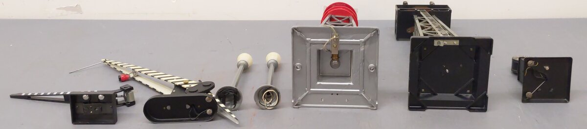 Marx/American Flyer Vintage O Gauge Accessories #428,074,420,0416,772,143B [7] VG