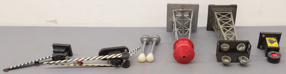 Marx/American Flyer Vintage O Gauge Accessories #428,074,420,0416,772,143B [7] VG
