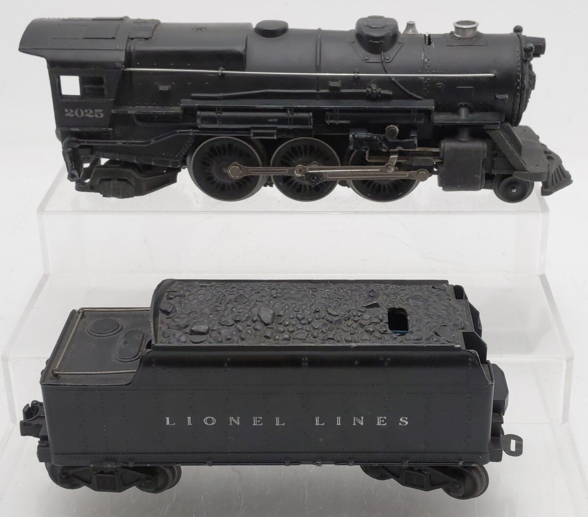 Lionel 2025 Vintage O 2-6-2 Die-Cast Steam Locomotive with 2466WX Tender VG