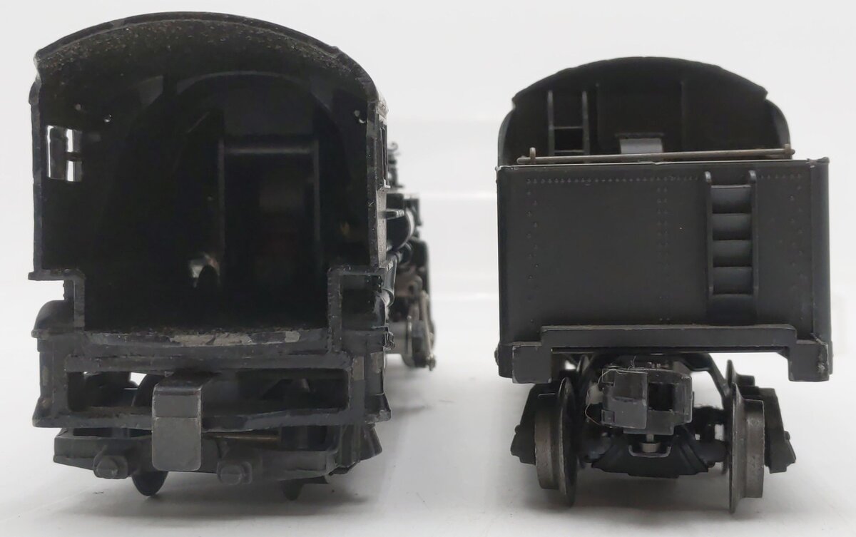 Lionel 2025 Vintage O 2-6-2 Die-Cast Steam Locomotive with 2466WX Tender VG