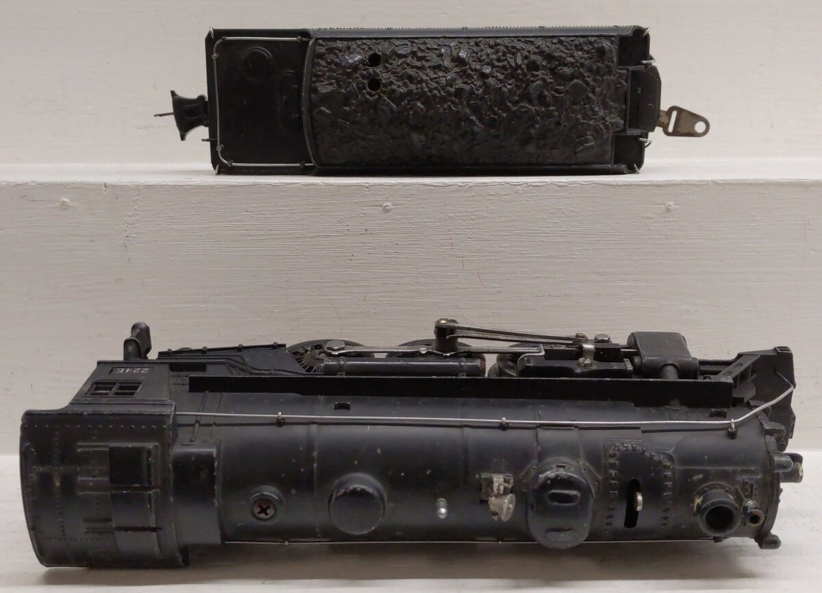 Lionel 224E Vintage O Die-Cast 2-6-2 Steam Locomotive & Tender 2224W VG