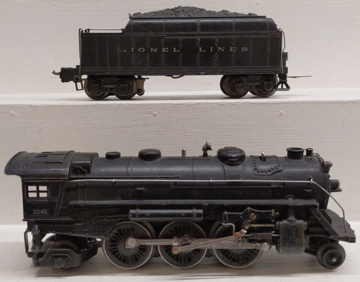 Lionel 224E Vintage O Die-Cast 2-6-2 Steam Locomotive & Tender 2224W VG
