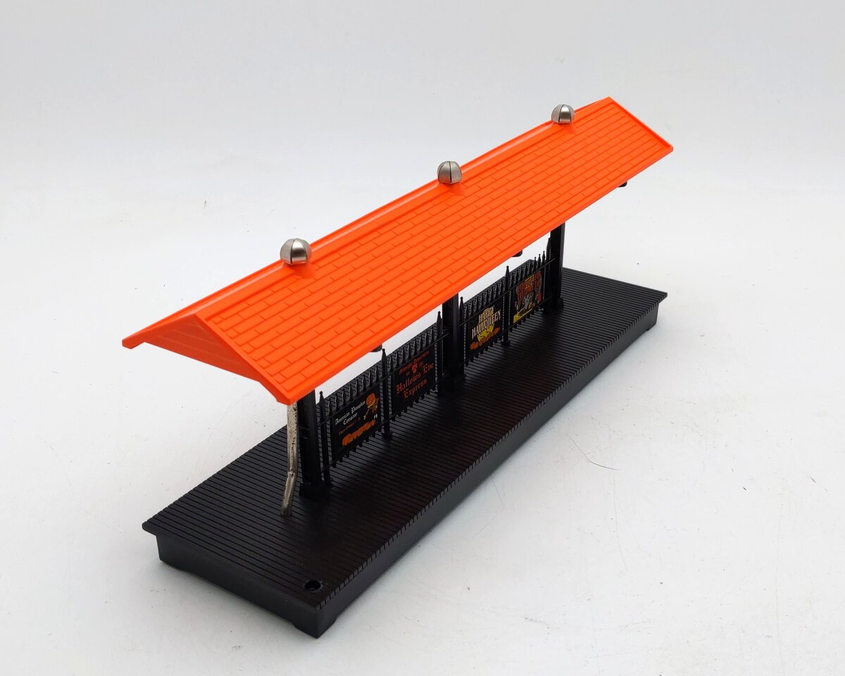 Lionel 6-37954 O Halloween Station Platform EX/Box