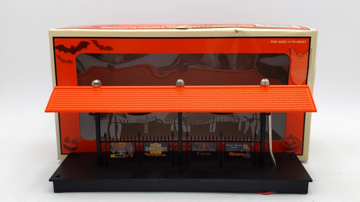 Lionel 6-37954 O Halloween Station Platform EX/Box