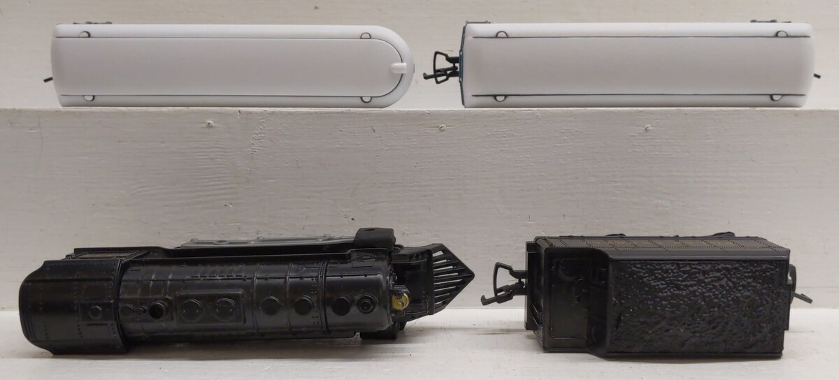 Lionel 7-11925 O Gauge 2-Rail 28 Piece Polar Express Locomotive Set #1225 LN/Box