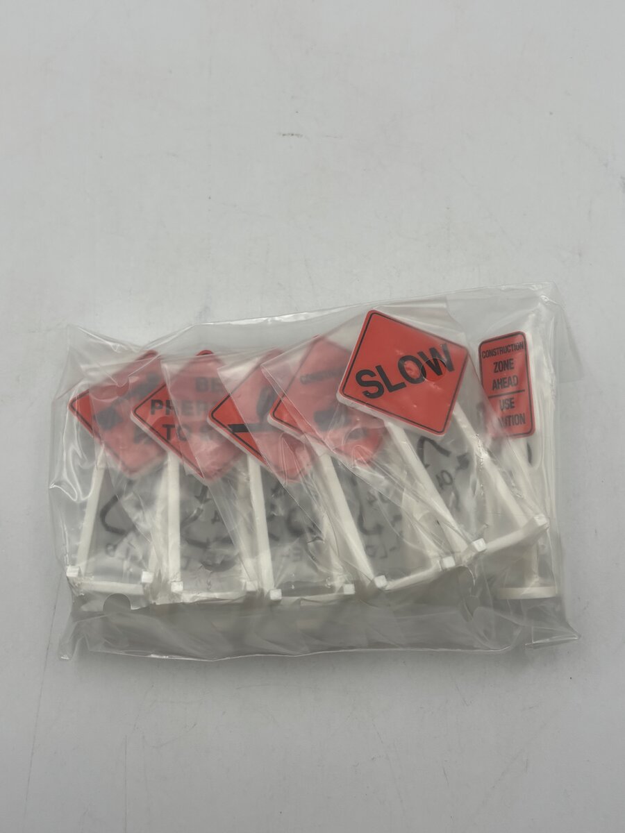 Lionel 6-81064 O Construction Zone Signs #2 MT/Box
