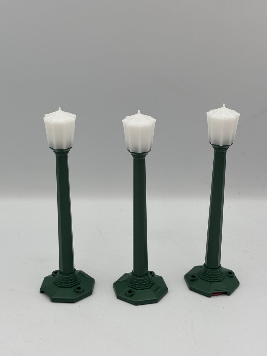 Lionel 629247 O Classic Street Lamps-Green (Pack of 3) EX/Box
