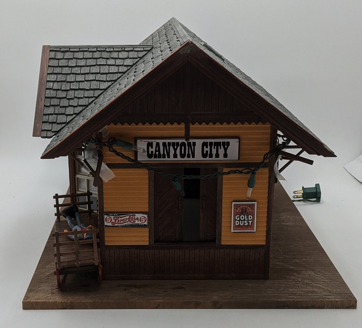 Pola G Scale Canyon City Railway Express Agency Building VG