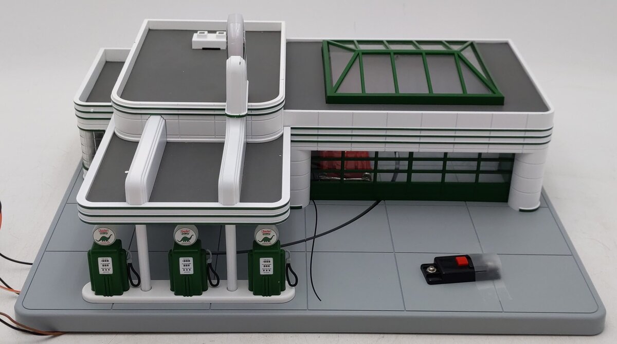 MTH 30-9101 O Gauge Sinclair Assembled Operating Gas Station EX/Box