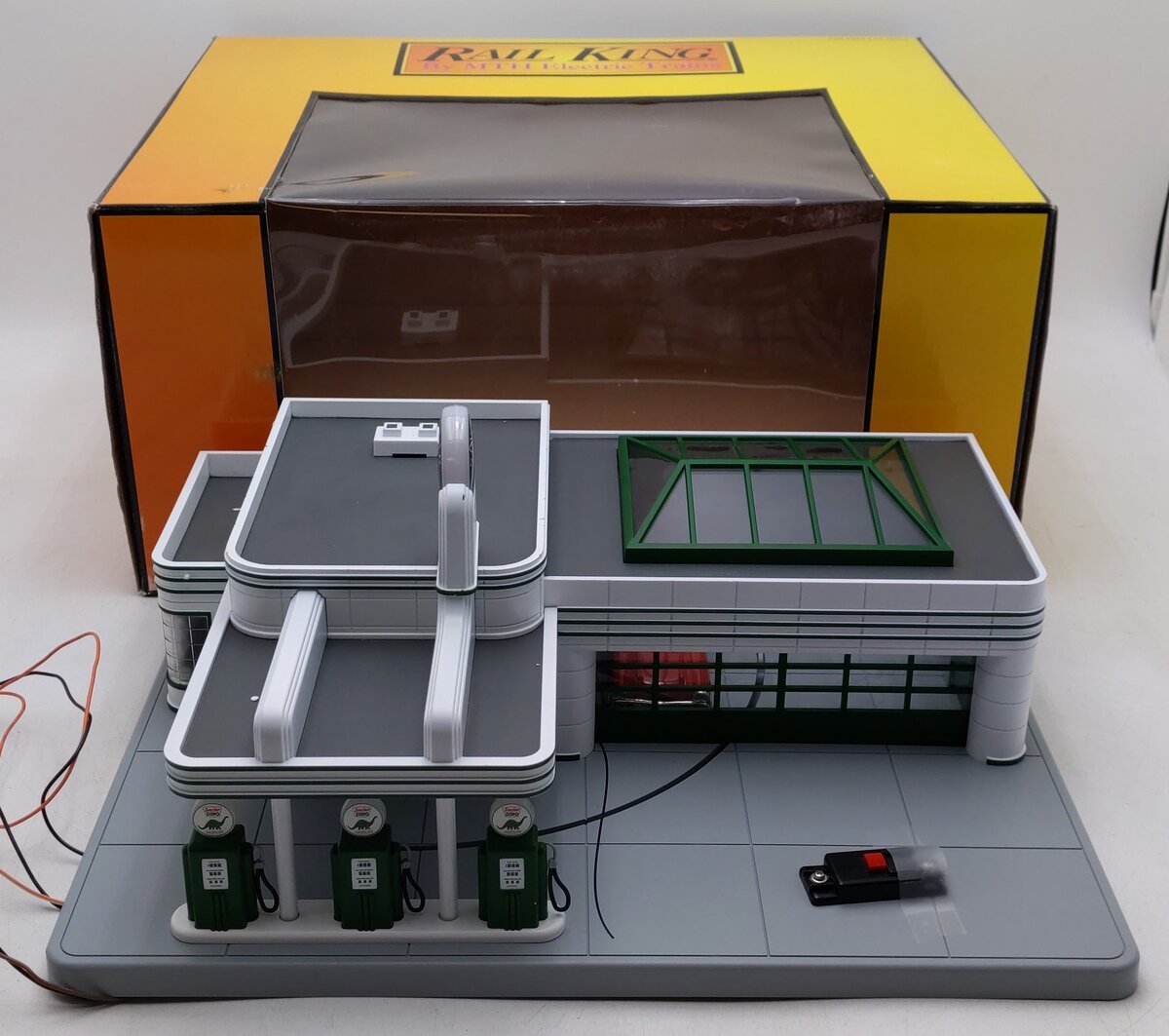 MTH 30-9101 O Gauge Sinclair Assembled Operating Gas Station EX/Box
