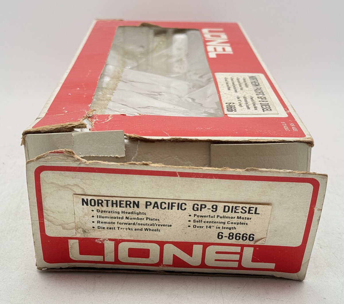 Lionel 6-8666 O Gauge Northern Pacific GP9 Powered Diesel Locomotive #8666/Box