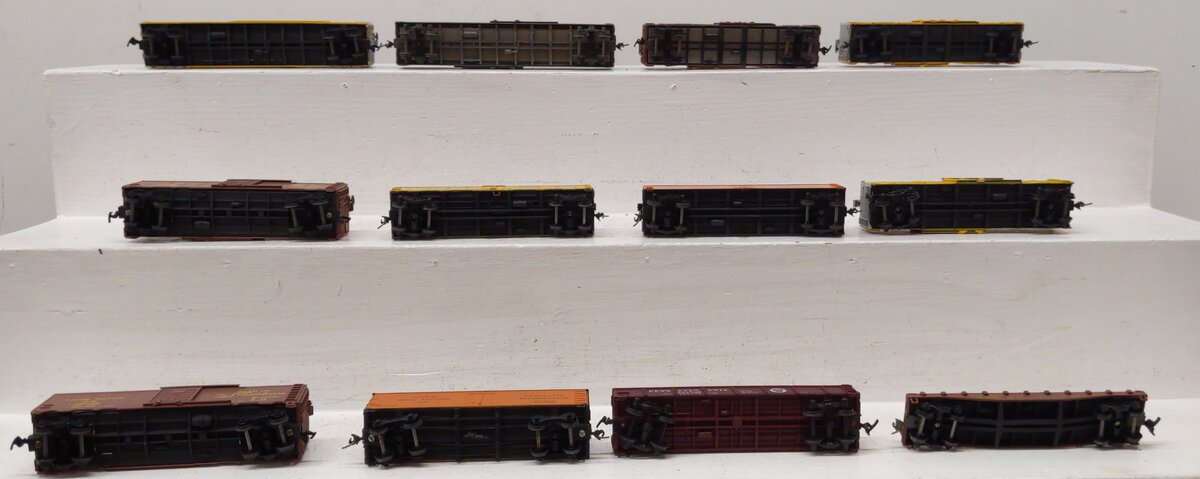 AHM & Others HO Scale Assorted Freight Cars [12] EX