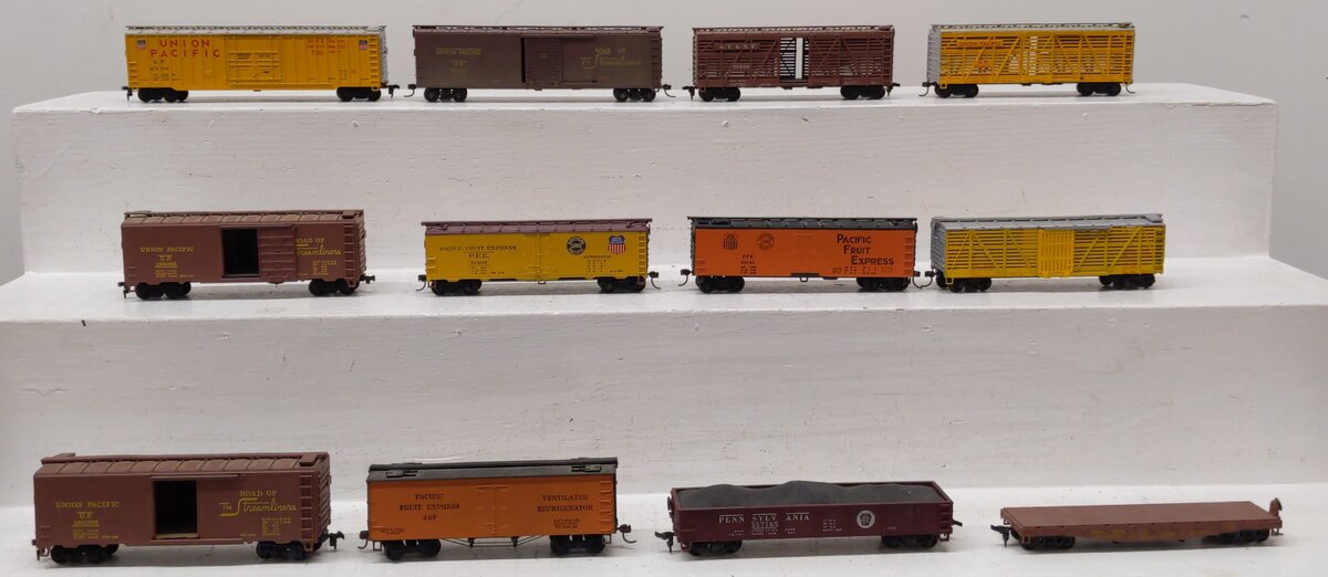 AHM & Others HO Scale Assorted Freight Cars [12] EX