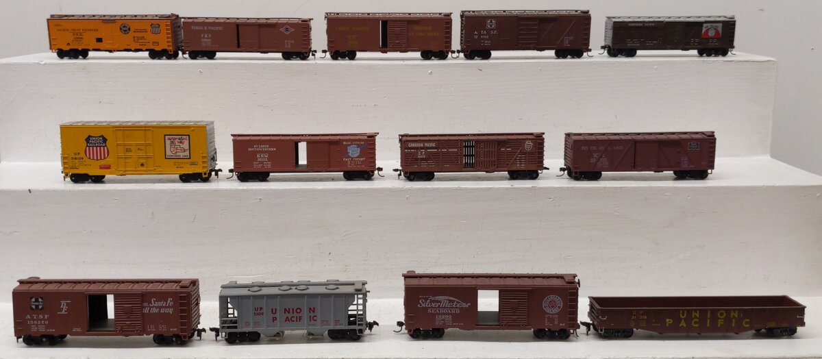 AHM & Others HO Scale Assorted Freight Cars [13] EX