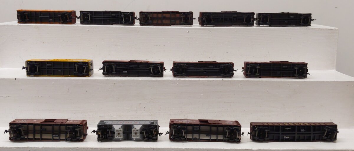 AHM & Others HO Scale Assorted Freight Cars [13] EX