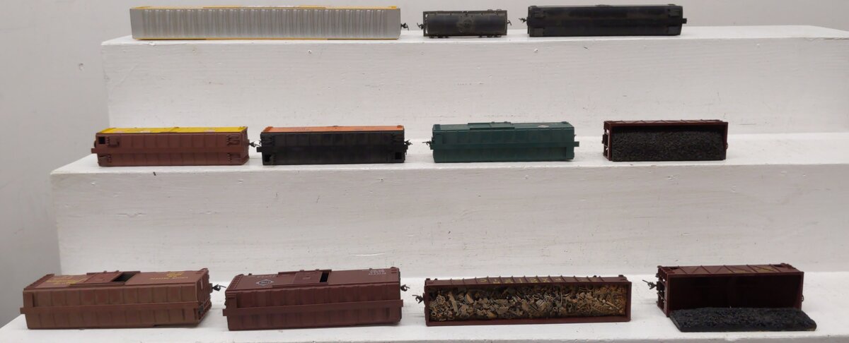 AHM & Others HO Scale Assorted Freight Cars [11] EX