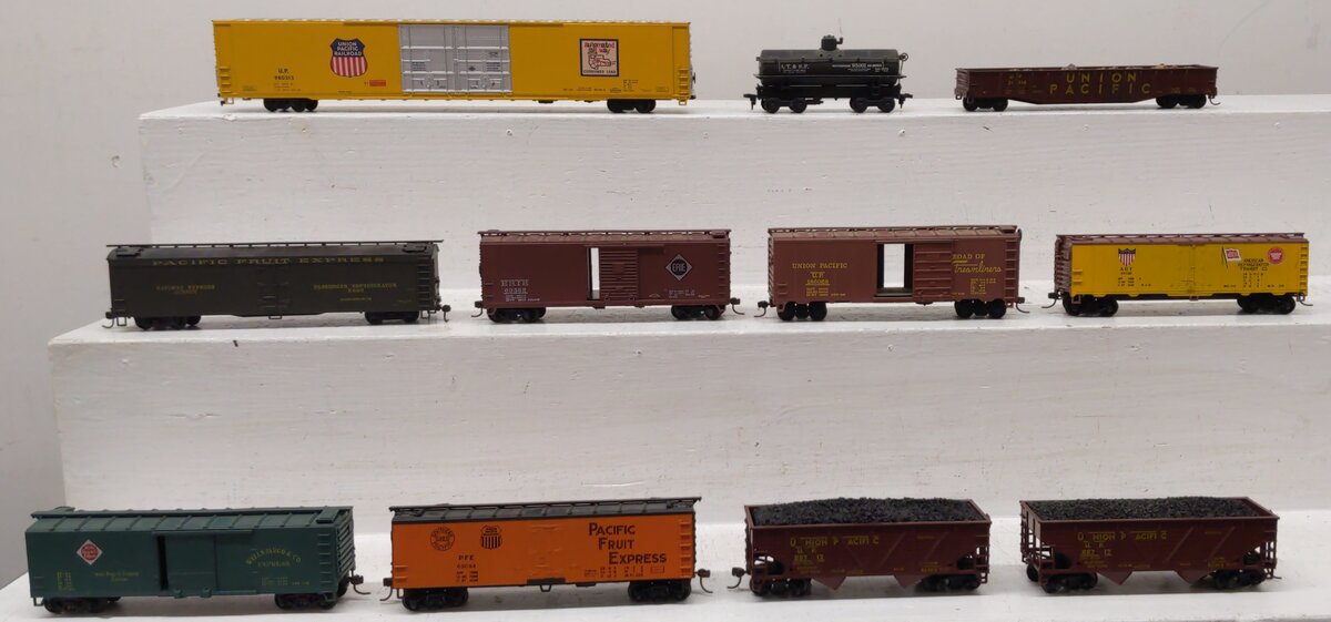 AHM & Others HO Scale Assorted Freight Cars [11] EX