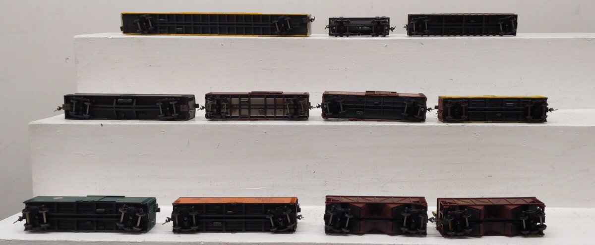 AHM & Others HO Scale Assorted Freight Cars [11] EX