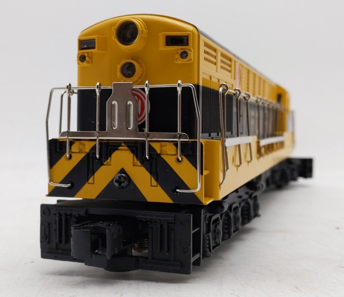 Lionel 6-18327 O Gauge Virginian FM Trainmaster Diesel Locomotive #2331 EX/Box