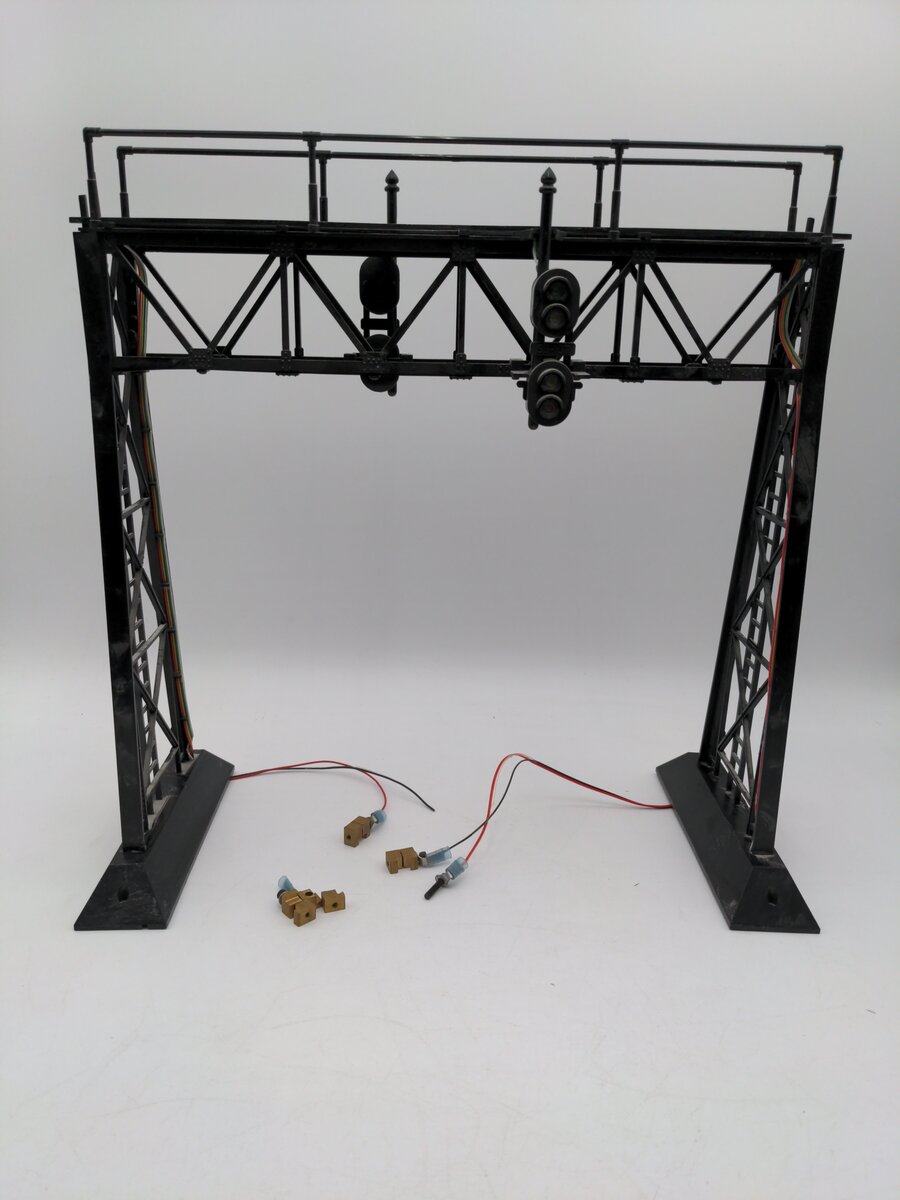 O Scale Operating Signal Bridge EX