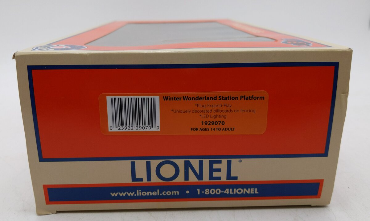 Lionel 1929070 O Winter Wonderland Plug-Expand-Play Station Platform
