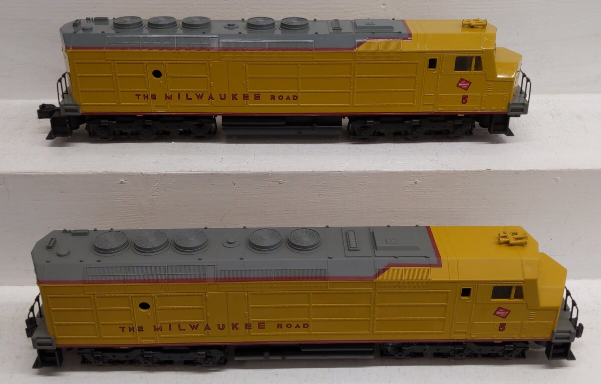 Williams O Scale Milwaukee Road Diesel Locomotive #5 Set LN