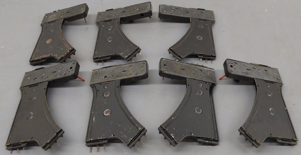 Lionel Vintage O Left-Hand & Right-Hand Electric Remote Switches [7]