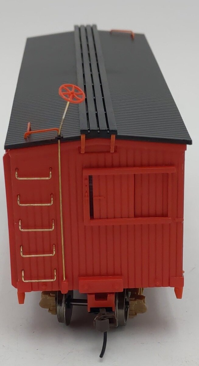 Hawthorne Village Budweiser HO gauge holiday express boxcar LN