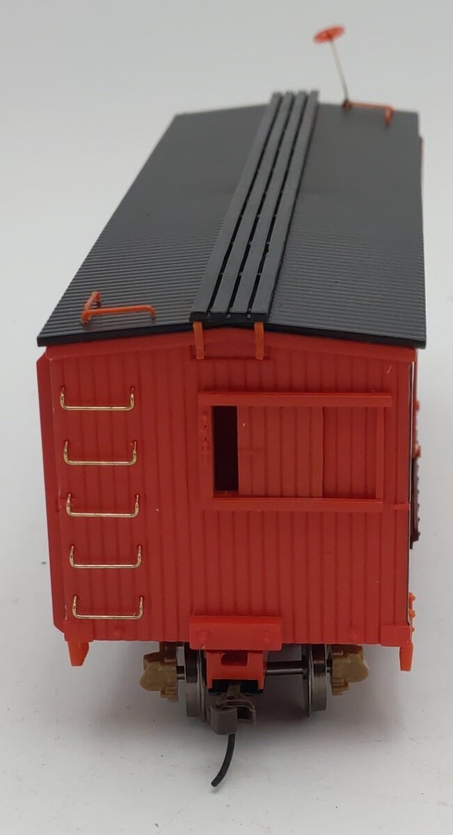 Hawthorne Village Budweiser HO gauge holiday express boxcar LN
