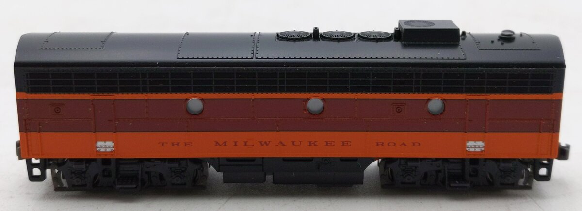 Kato N Scale Milwaukee Road “Olympian Hiawatha” EMD F7B Locomotive w/DCC EX
