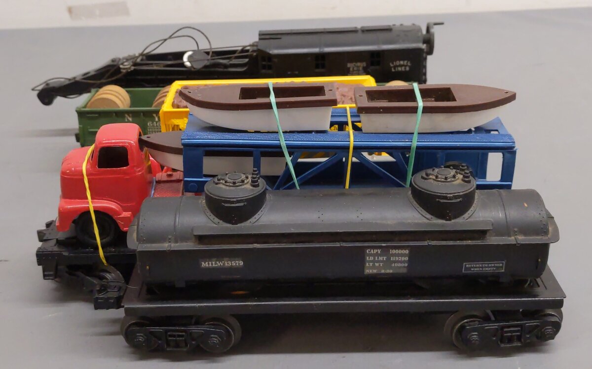 Assorted Lionel O Scale Freight Cars and Truck [7] VG