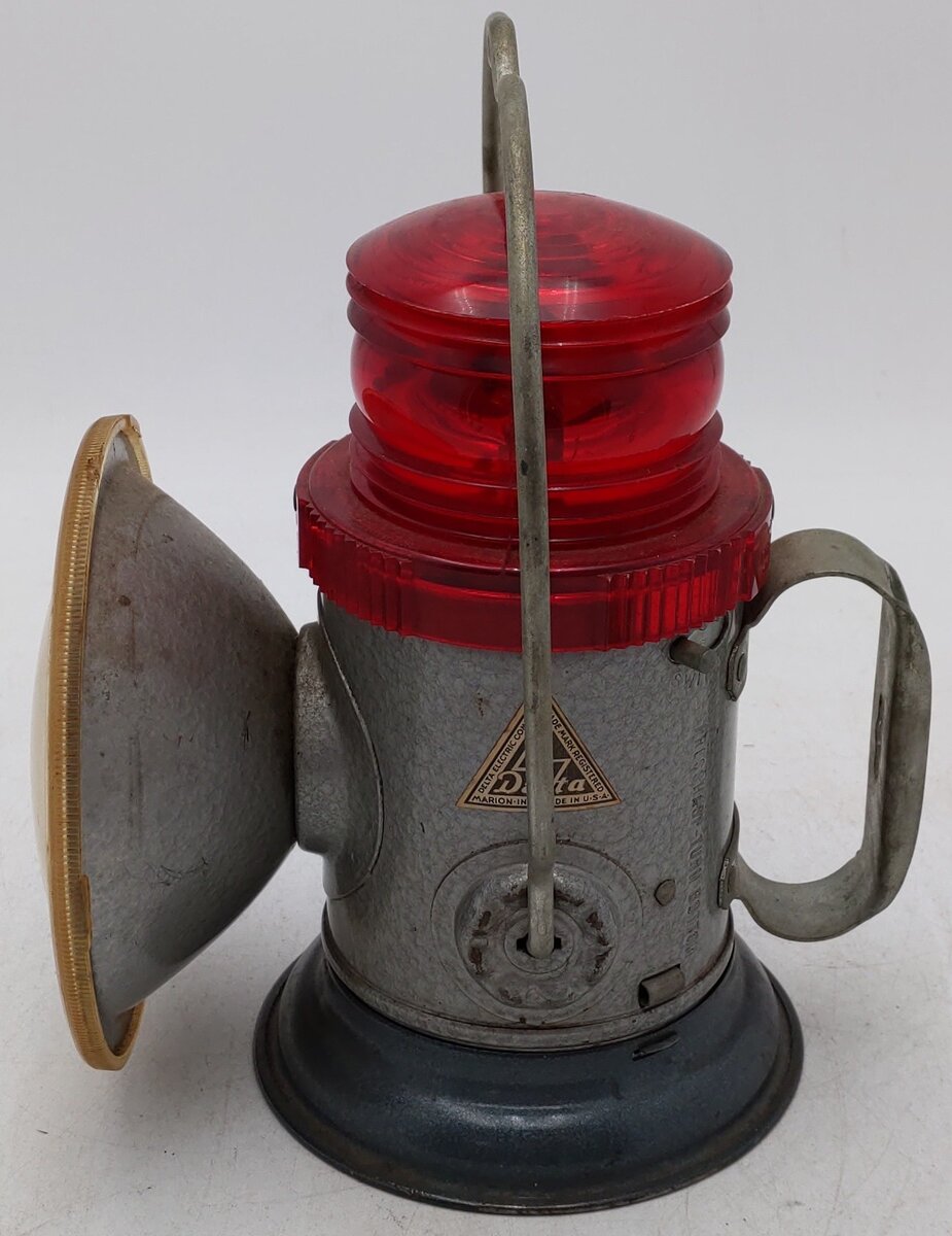 Vintage Railroad Delta Lantern w/ Handle