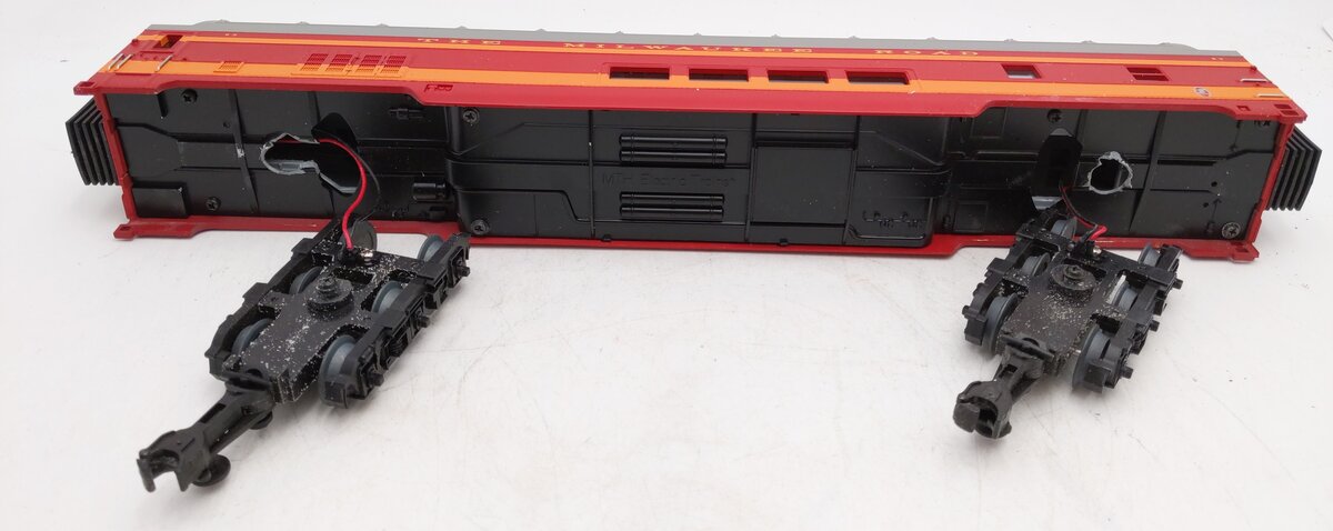 MTH 20-6752 O Gauge Milwaukee Road 70' Full Length Vista Dome Passenger Car #53/Box
