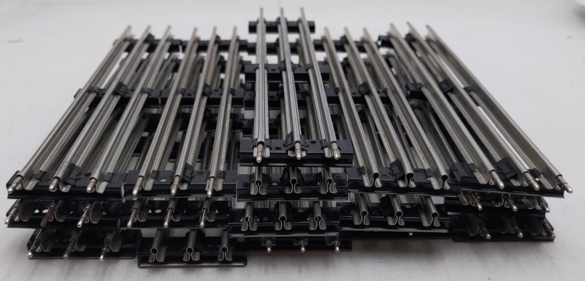 Lionel 65500 O Gauge 10'' Straight Tracks [16] VG