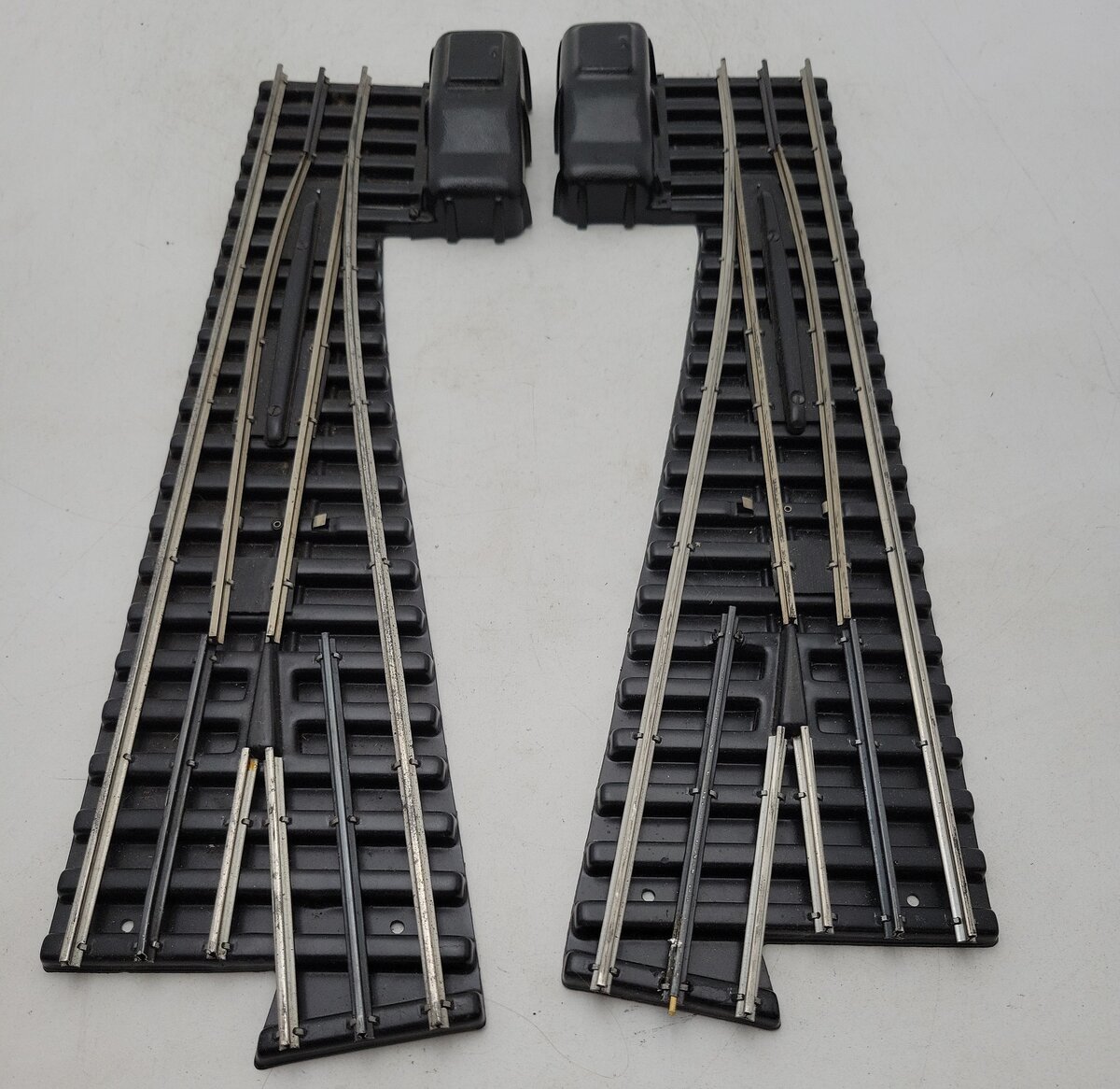 Gargraves 103 & 104 O 100" Phantom R&L Hand Turnout w/ Polaris Switches [2] EX