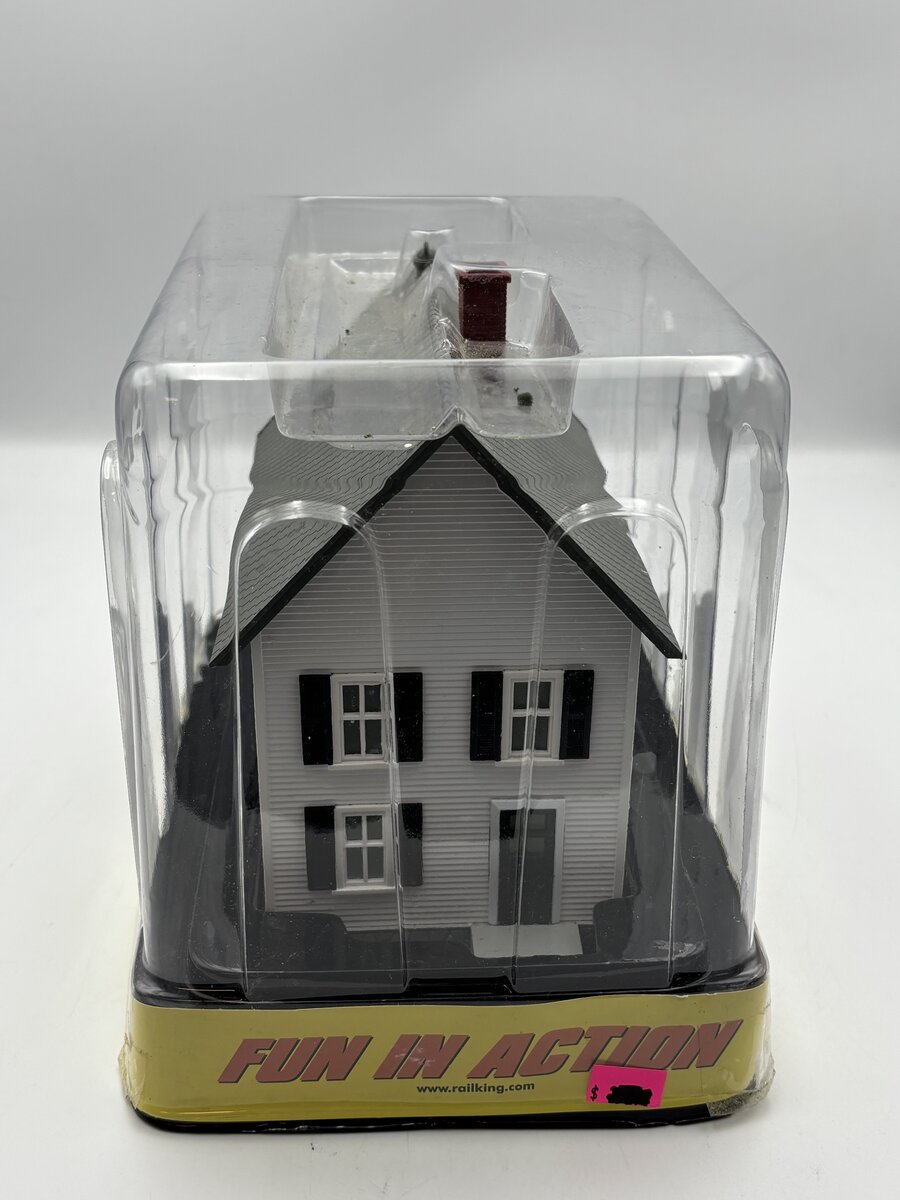 MTH 30-90338 Row House #1 White w/ Black Shutters EX/Box