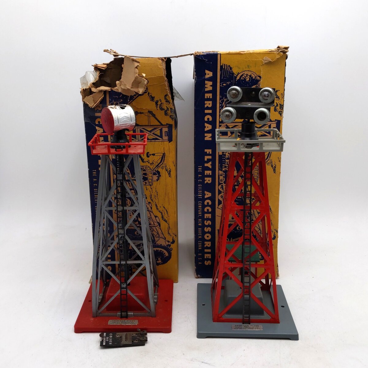 American Flyer Vintage S Gauge Postwar Beacon and Floodlight Towers [2] VG/Box