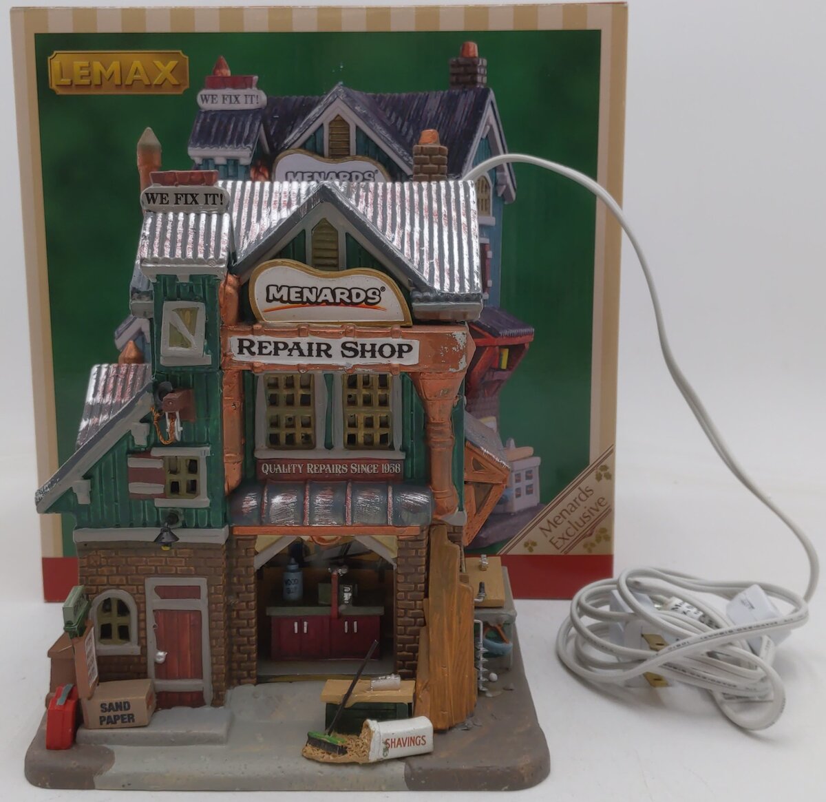 Lemax 289-0311 Menards Repair Shop Porcelain Lighted Building EX/Box