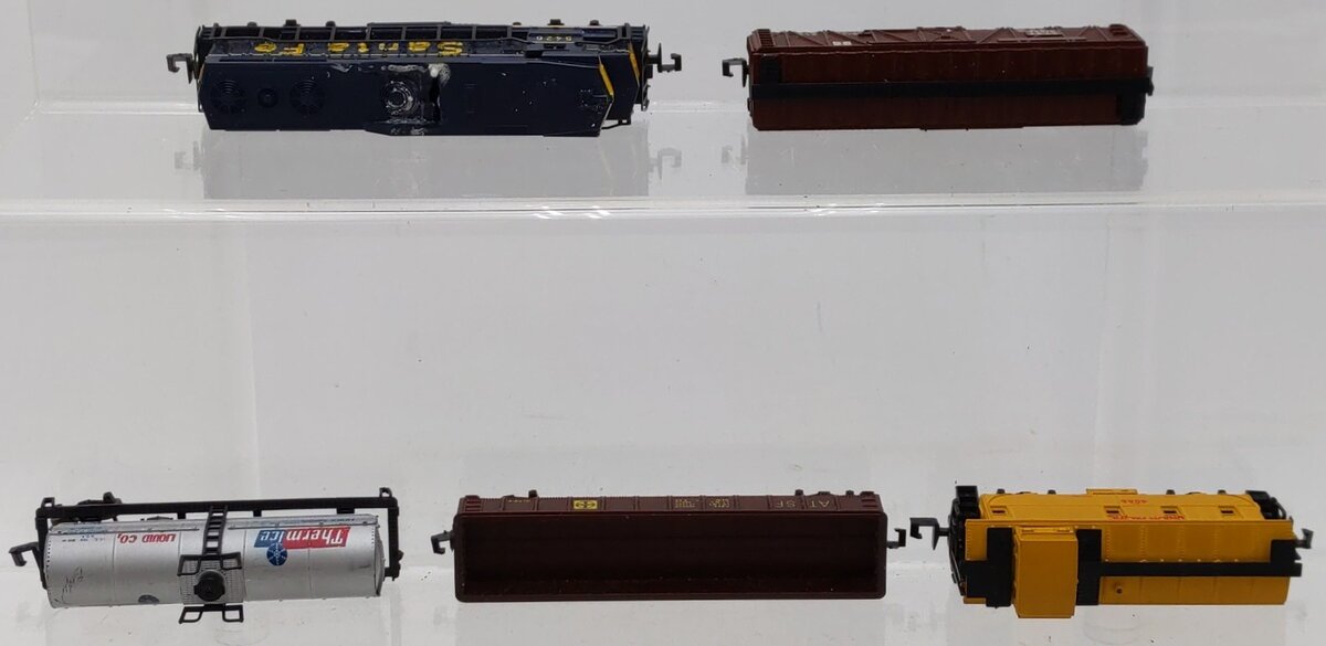 AHM 4614C N AT&SF GP-30 Horseshoe Frieght Train Set/Box